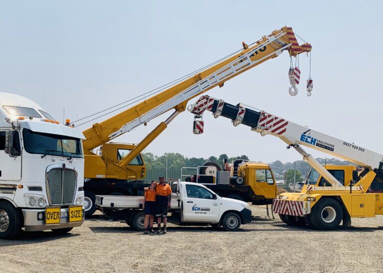 Eaglehawk Cranes and staff on site